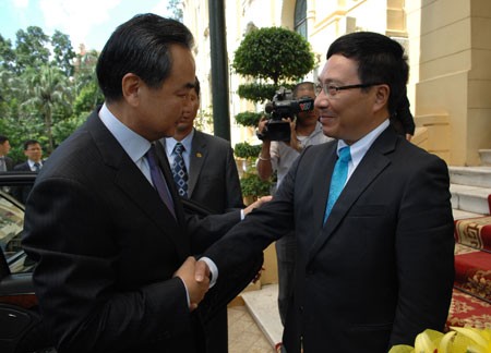 Ускорение темпов развития сотрудничества между Вьетнамом и Китаем в 2014 году - ảnh 1